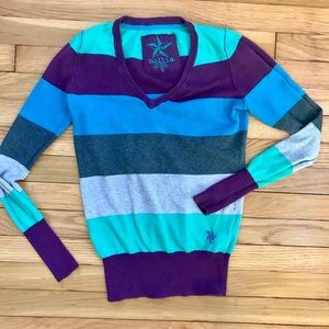 Striped sweater 💙💜